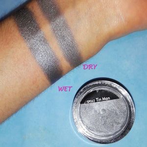 Bellápierre Mica Shimmer Powder in Tin Man Silver
